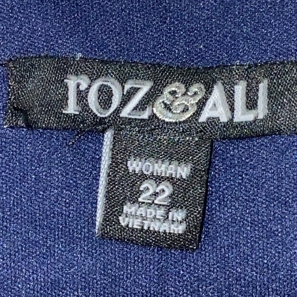 ROZ & ALI WO SIZE 22 NAVY LASER CUT-CROCHET LOOK BELL SLEEVES  FULLY LINED EUC - Picture 2 of 14